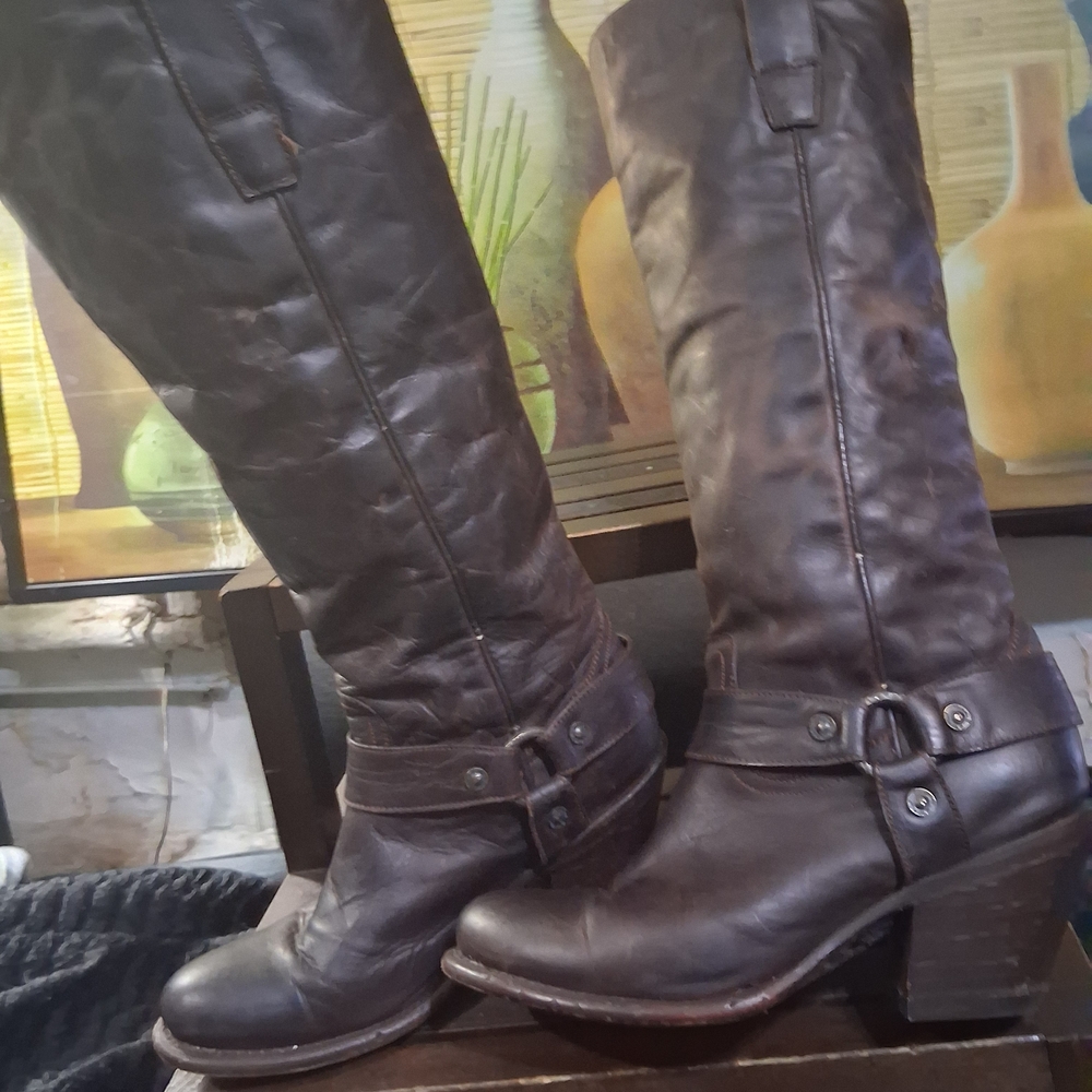 Chic Brown Leather Heeled Boots